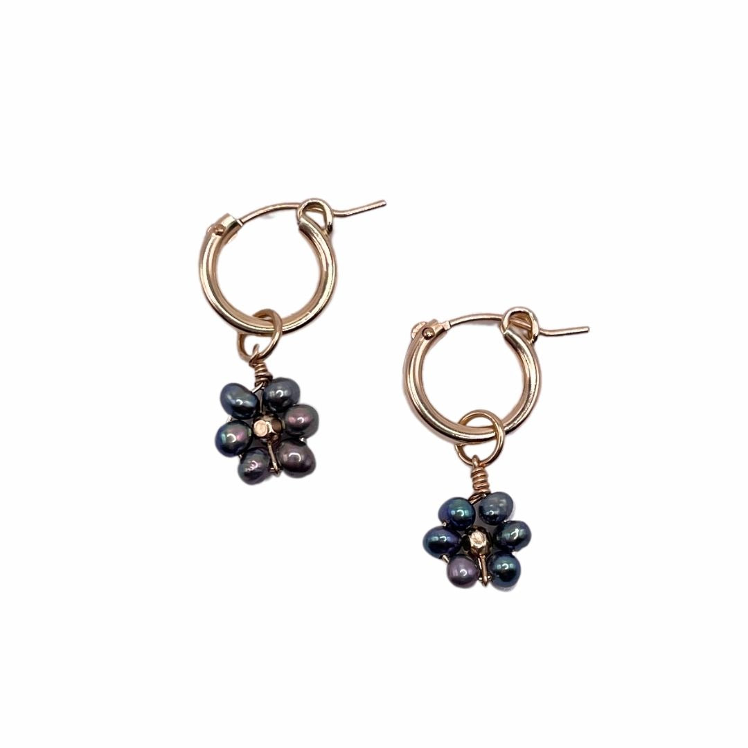 DAISY Black Pearl Earrings
